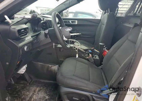 2022 Ford Explorer Police Interceptor z USA, uszkodzony, nr VIN 1FM5K8AC5NGA07866